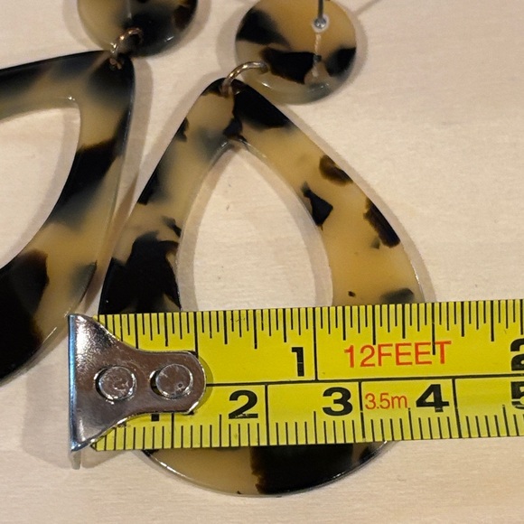 Acrylic Tortoise Shell Teardrop Earrings. Excellent Used and Clean Condition. - Picture 10 of 10